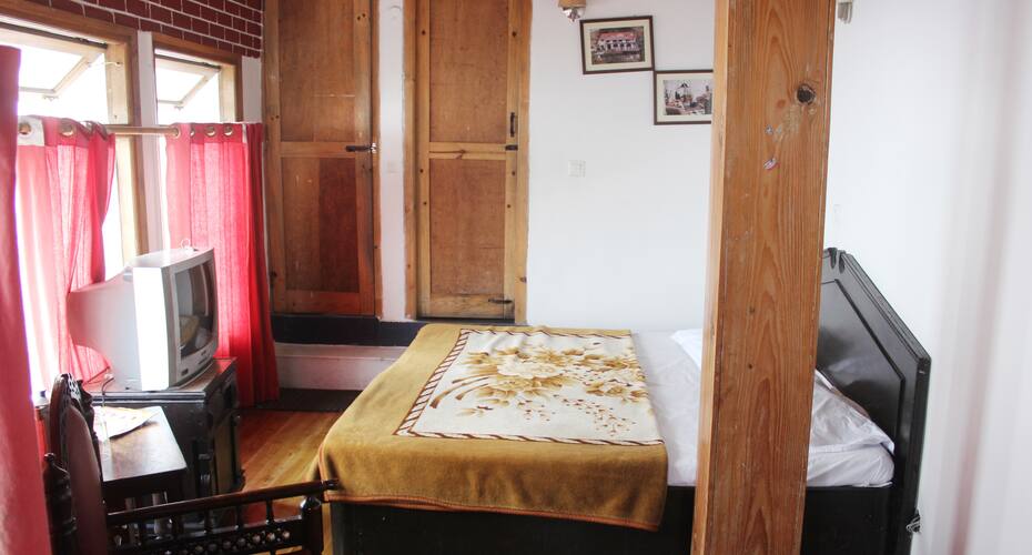 Hotel Mallview & Restaurant, Mussoorie 4
